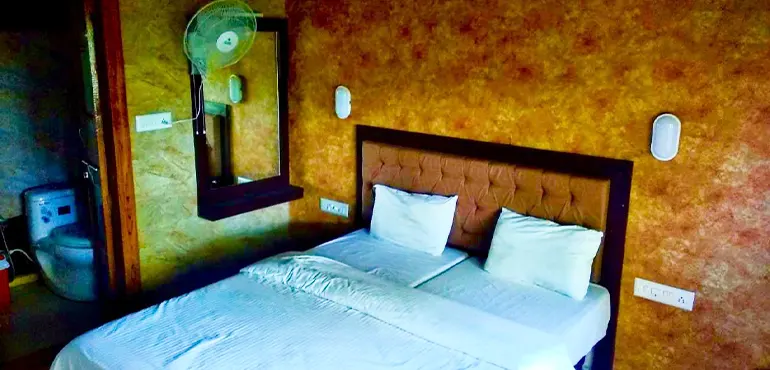 Anna Luxury Houseboat