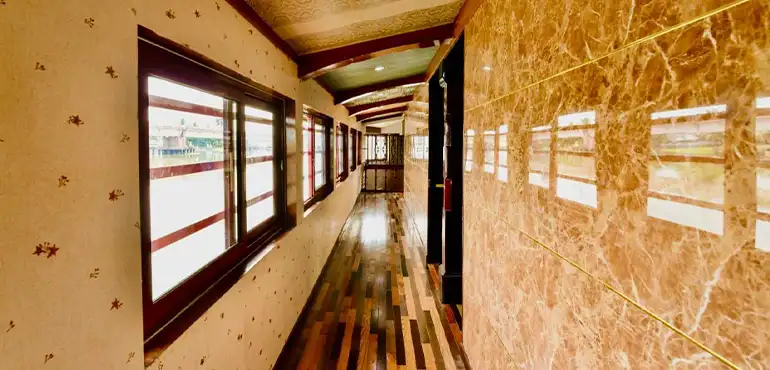 Anna Luxury Houseboat