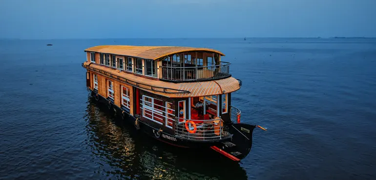 Anna Luxury Houseboat