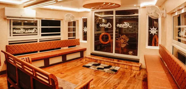 Anna Luxury Houseboat