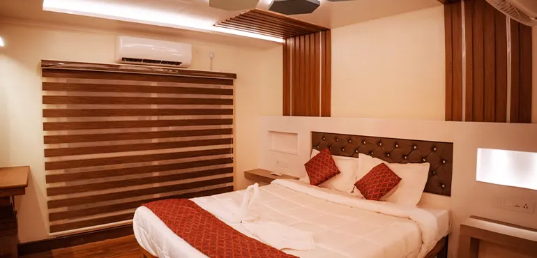 Anna Luxury Houseboat